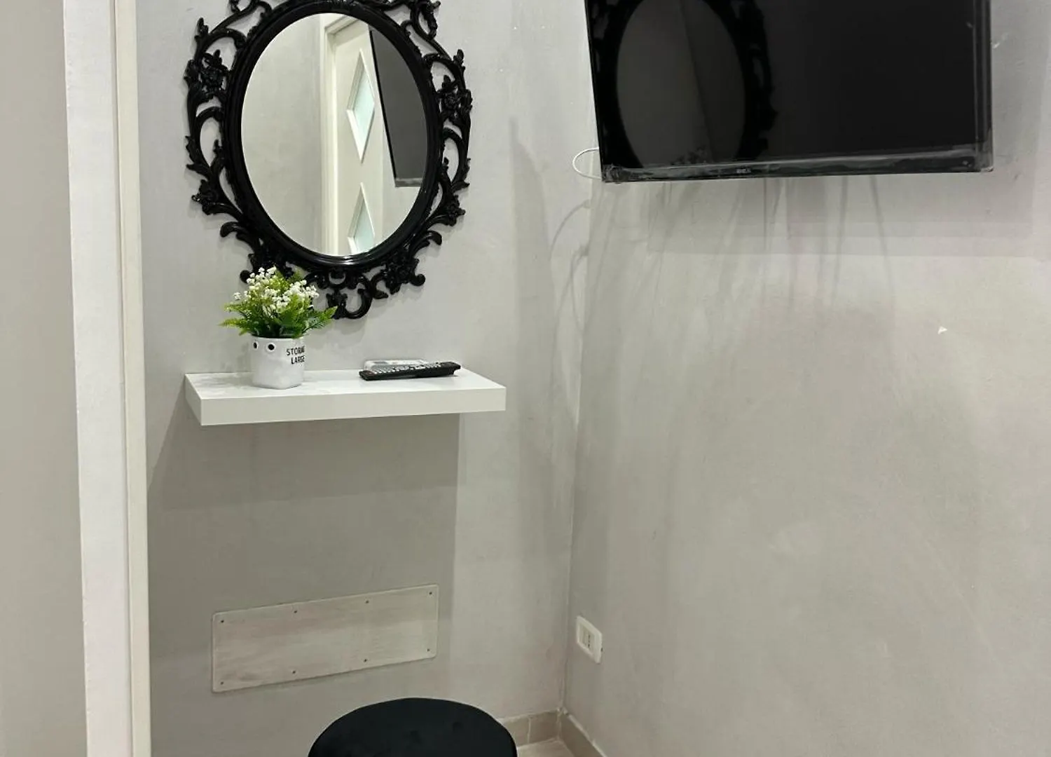 Ferienwohnung Un Passo Da Dante Neapel